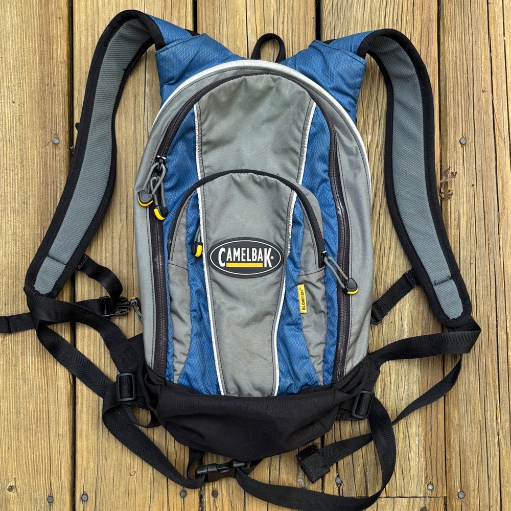 Camelbak blowfish unisex expandable backpack (10-18 liters)